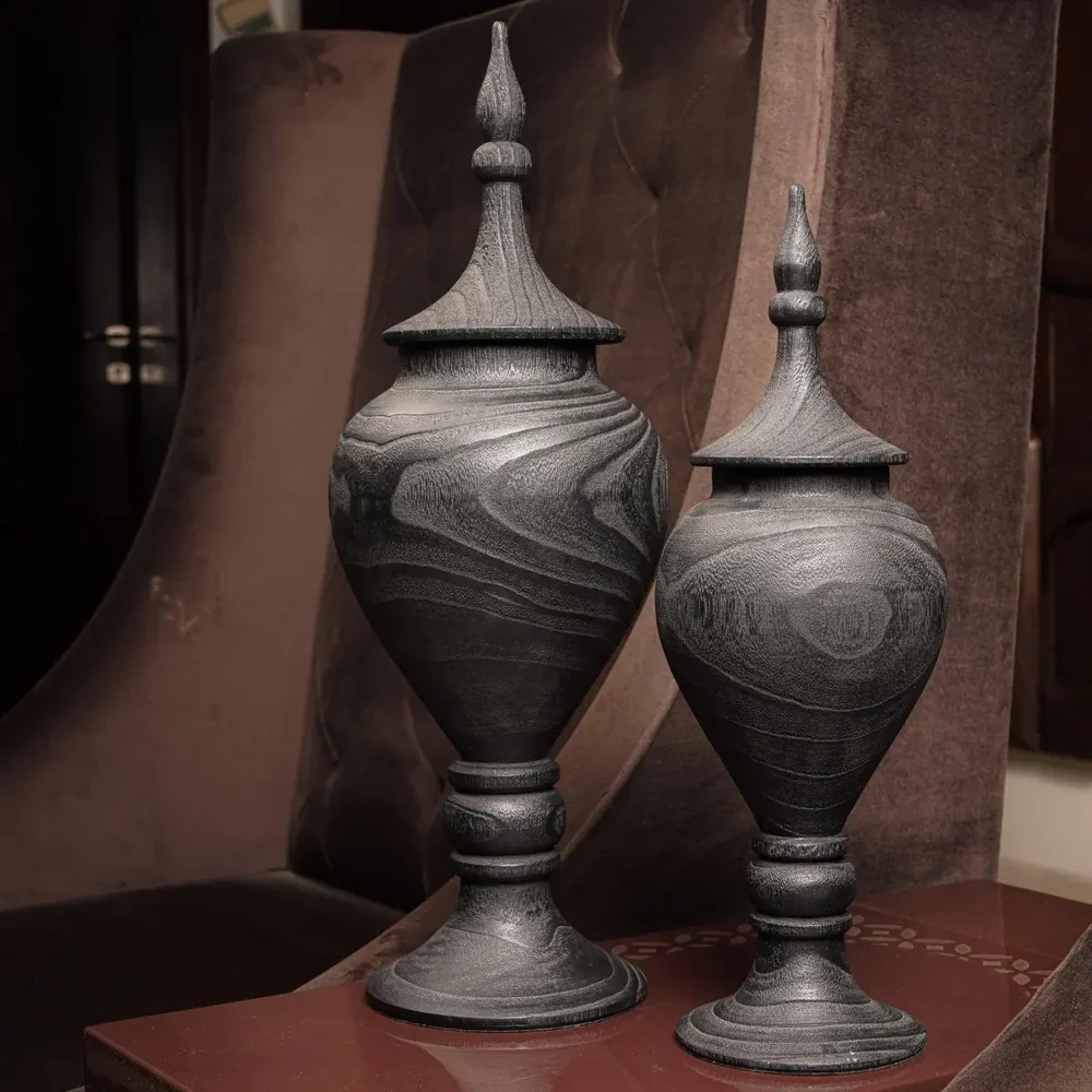 Tall Buckingham Flower Vase With Lid