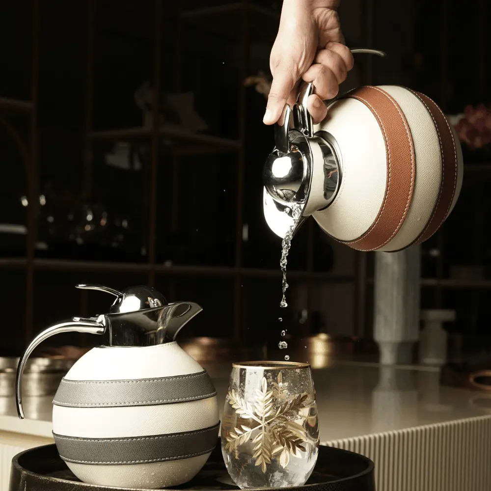 leather-thermo-jug-5408279 (1)