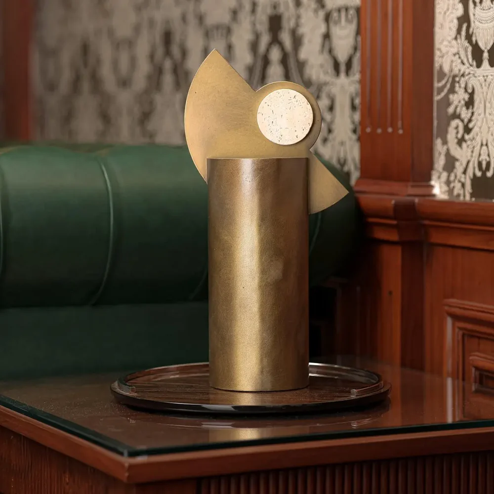 marfil-abstract-luxury-glass-vase-5408673